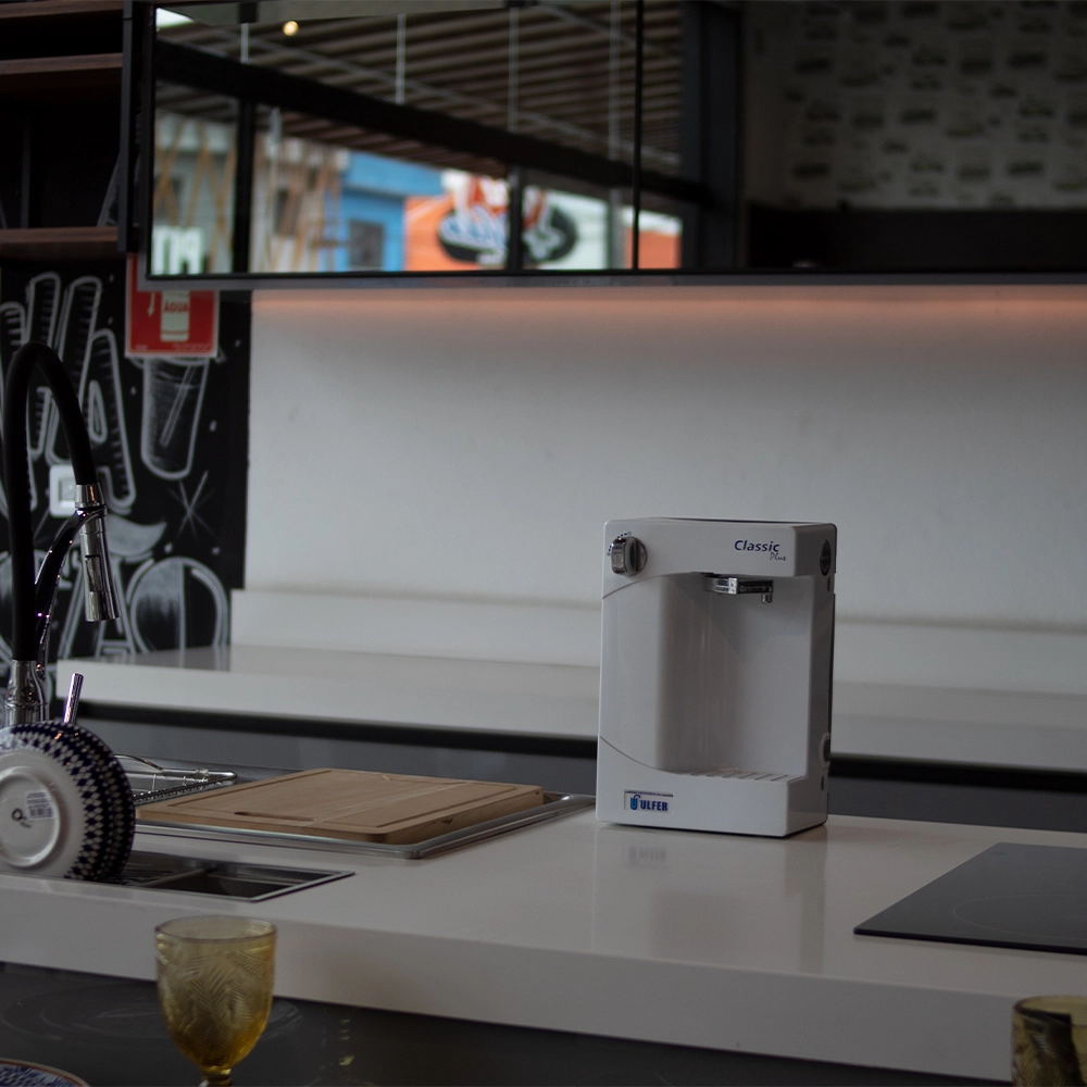 Purificador Ulfer Classic Plus instalado em cozinha